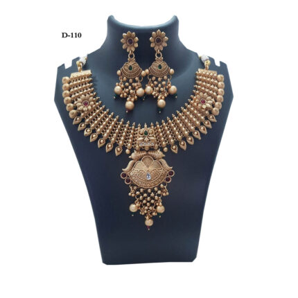 Hasdi necklace set